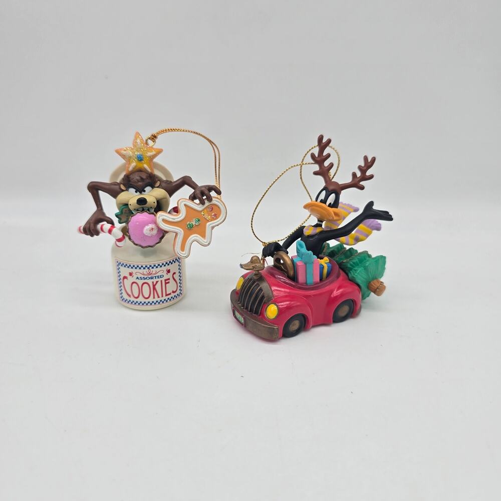 Vintage 1996 Warner Bros Looney Tunes Christmas Ornaments Taz and Daffy 3 Inch